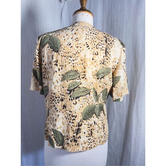 Kathy Che | Women’s | Blouses | S | Vintage Patterned Button Down Blouse - Picture 4 of 5